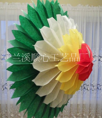 情人節(jié)與圣誕節(jié)燈籠供應 蜂窩紙燈籠與圣誕鐘燈廠家直銷，世界工廠網(wǎng)工藝禮品優(yōu)選