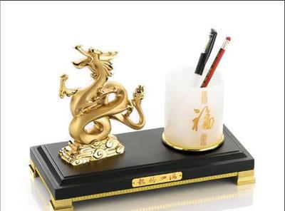 龍騰商海 華爾街龍、水晶龍與金屬龍年擺件，商務禮贈的藝術(shù)與意蘊